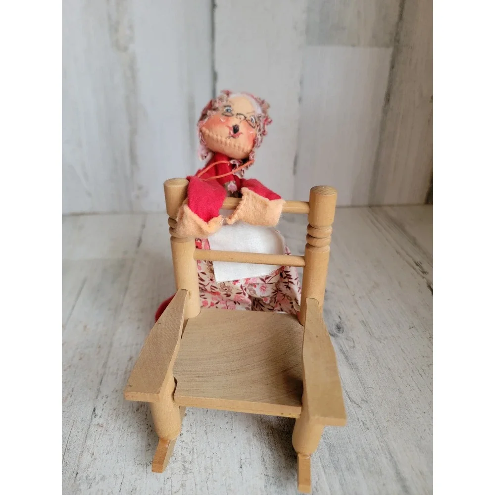 Annalee Mrs Claus chair vintage mobility doll vintage Xmas plush home