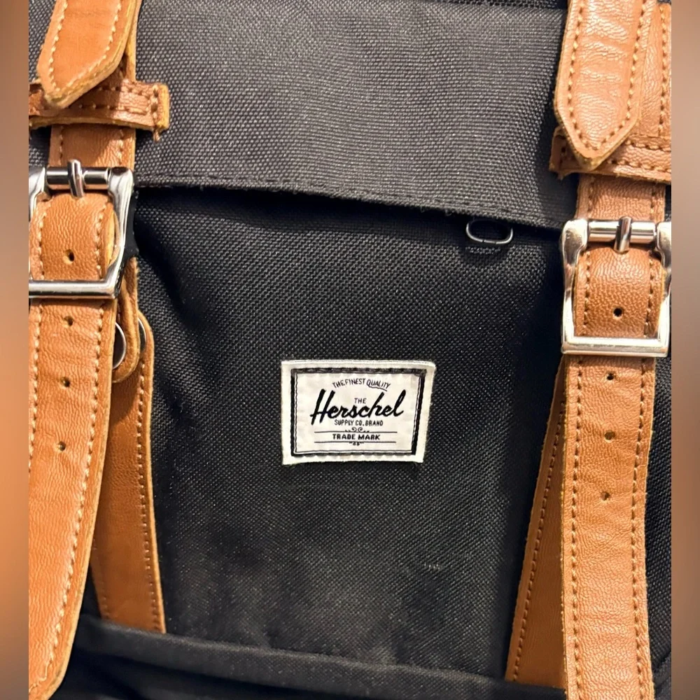 Herschel Supply Company classic black