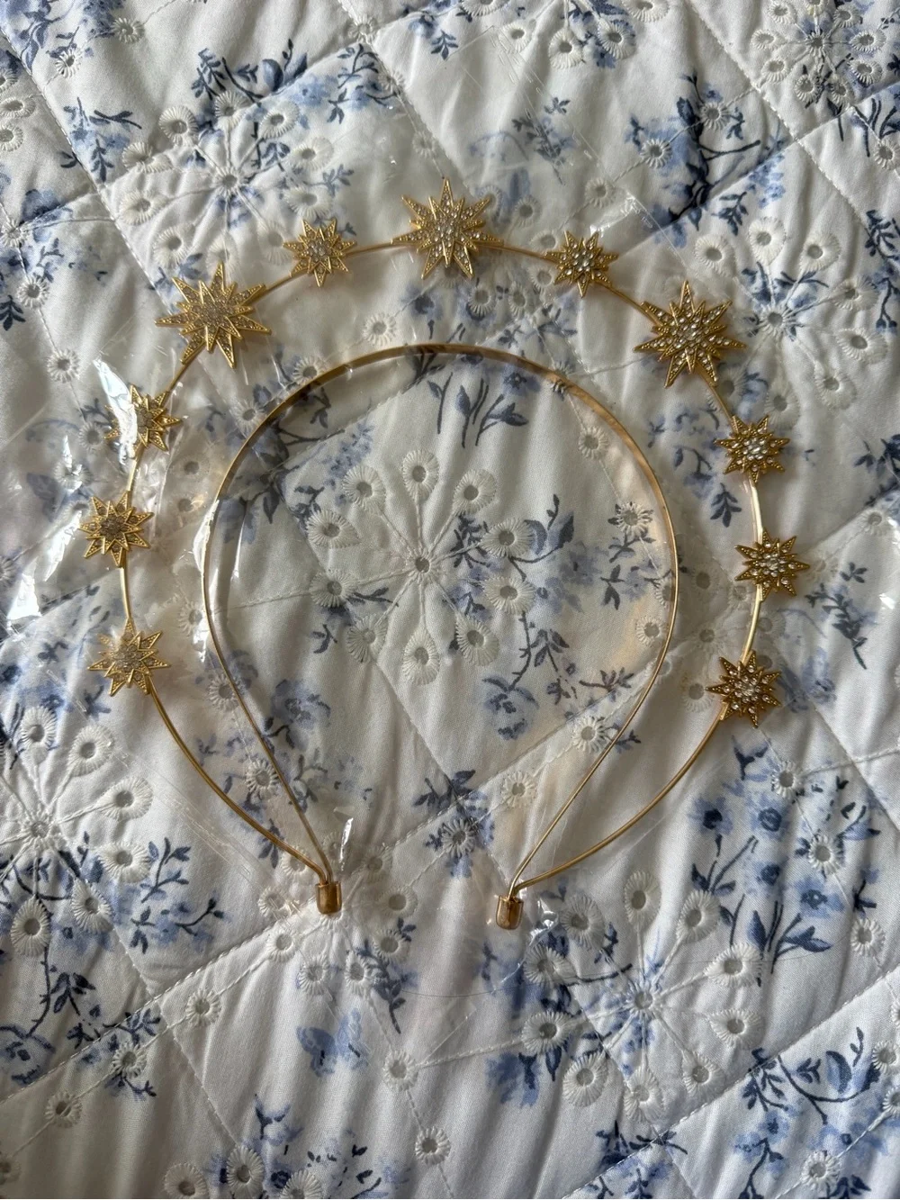 N/A elegant gold