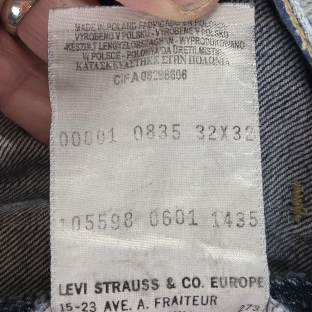 Levis 11756 important