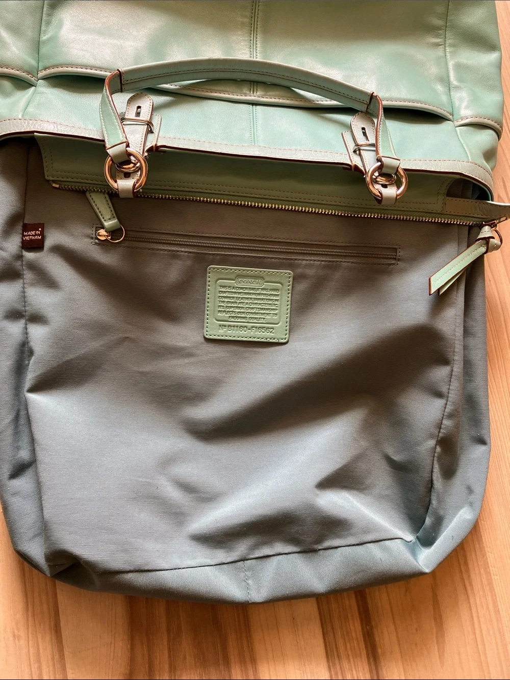Coach gallery north
