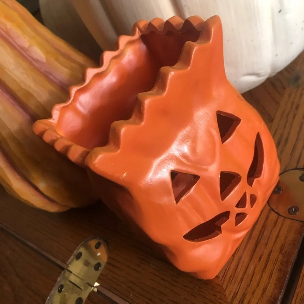 Jack-O-Lantern Luminaire Tea-light Holder