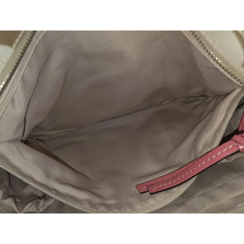 Coach zipper closures