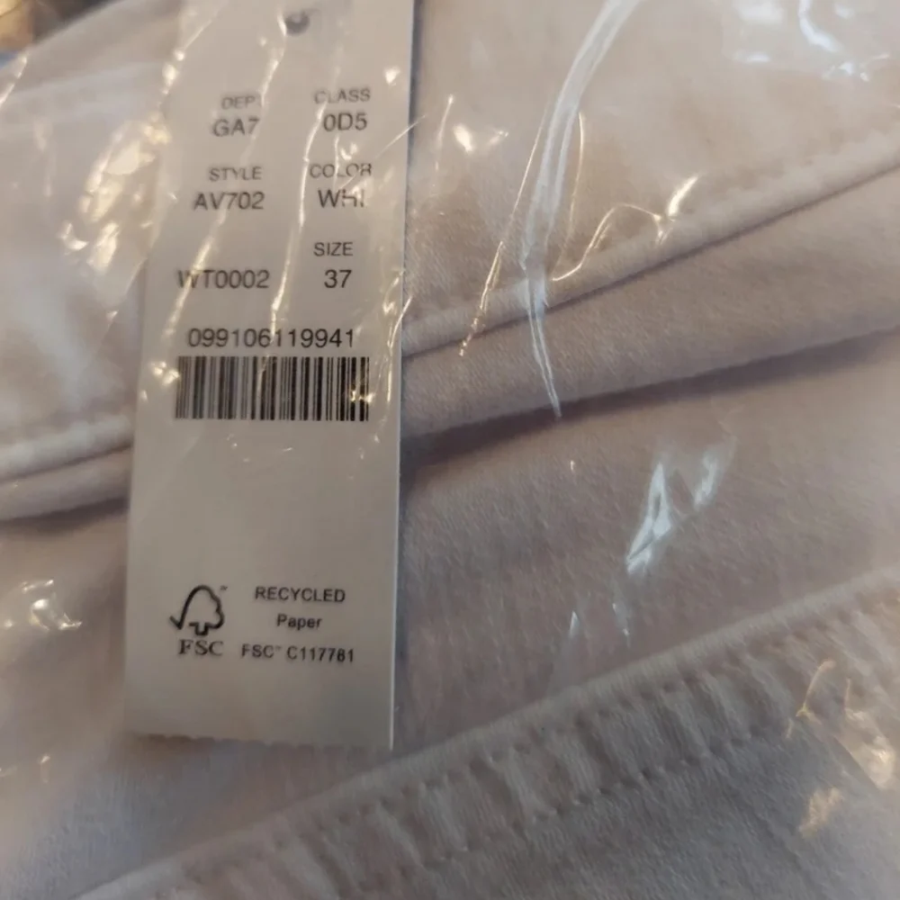 J.CREW HIGH RISE VINTAGE SLIM JEANS WHITE 37/28 Stretch BNWT SO $128 1 Left