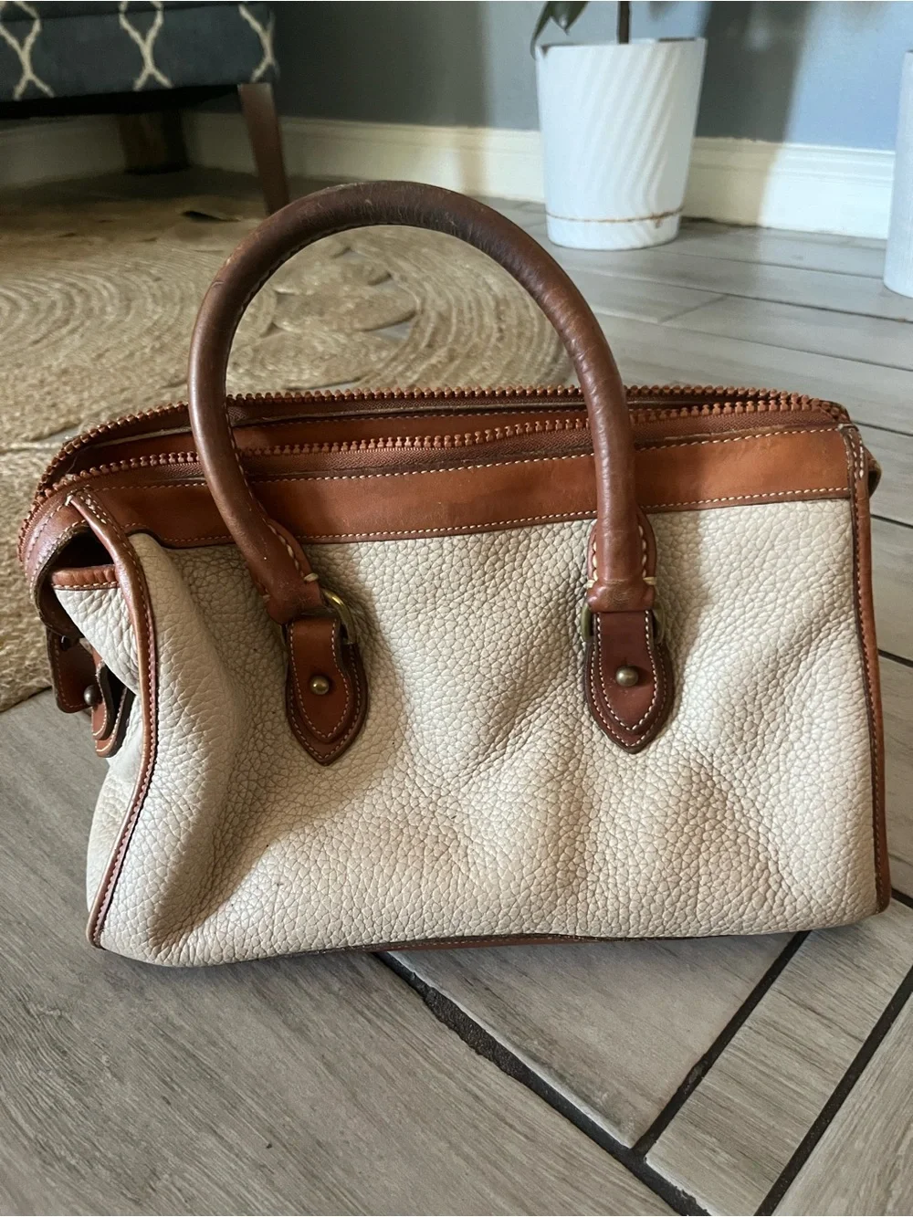Dooney & Bourke pebbled cream