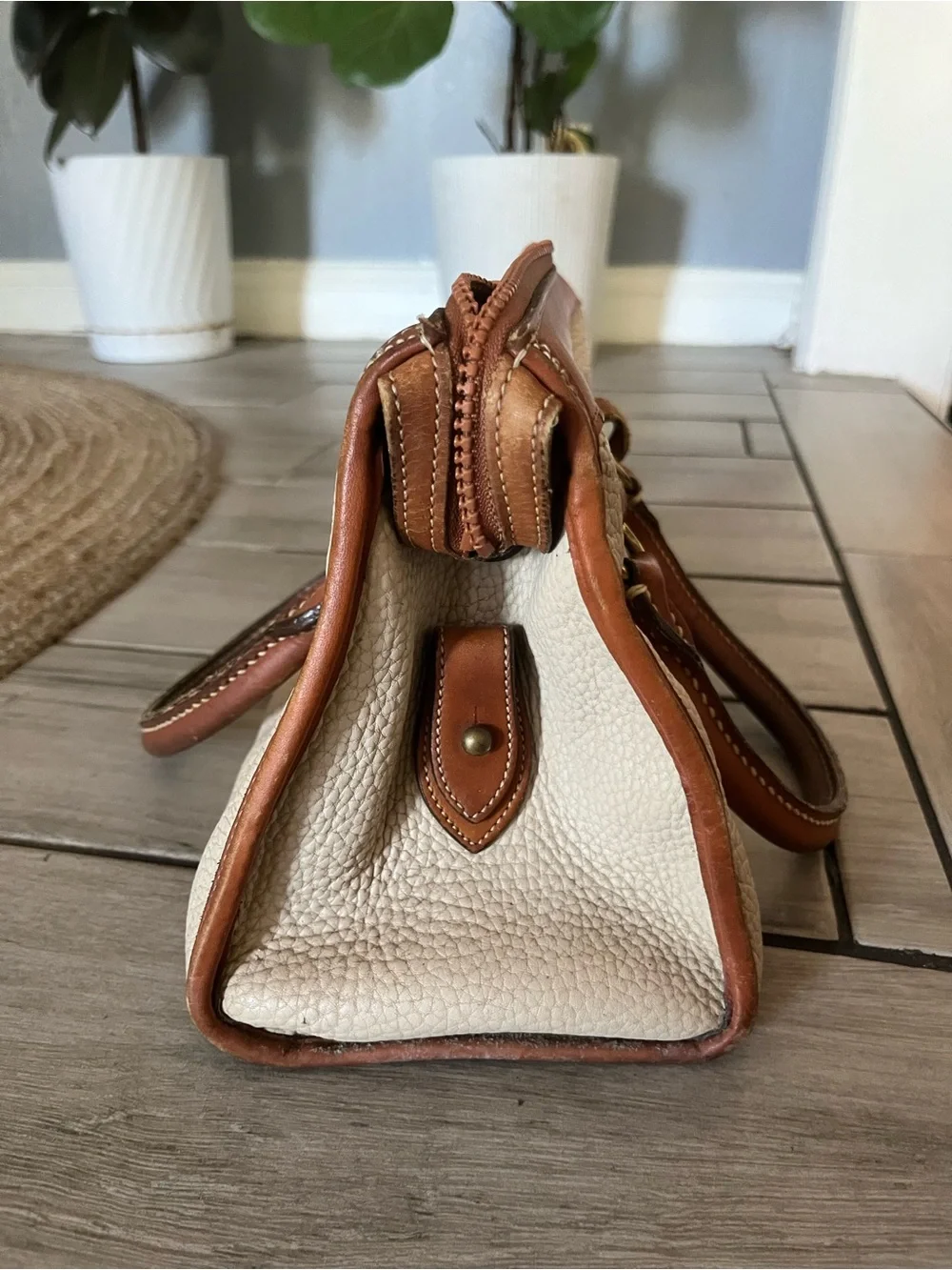 Dooney & Bourke pebbled cream