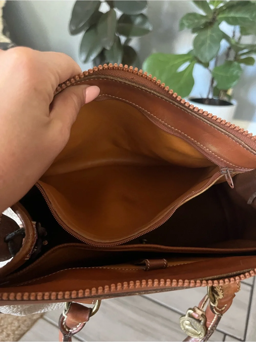 Dooney & Bourke pebbled cream
