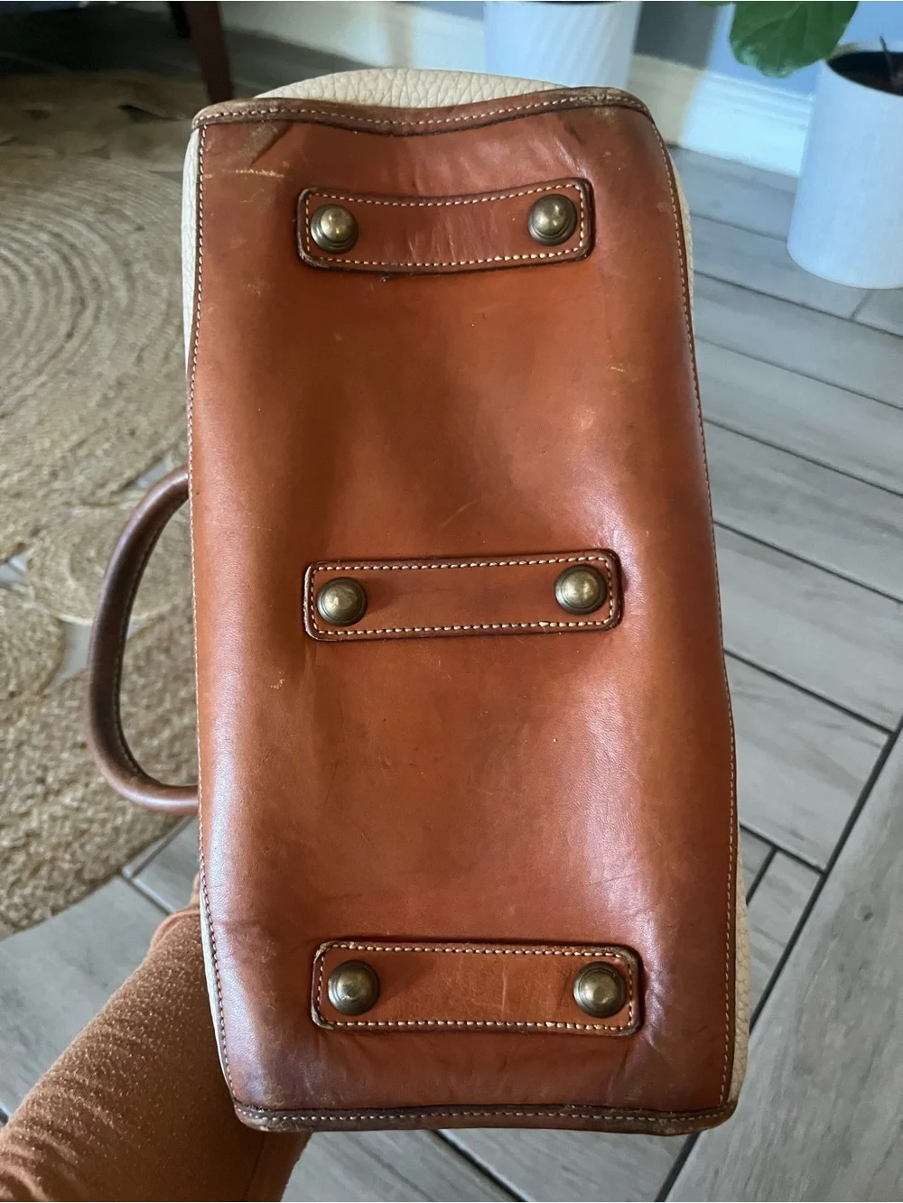 Dooney & Bourke pebbled cream