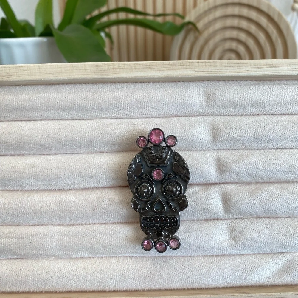 New Hespera Adjustable skull goth core ring with authentic pink quartz stones