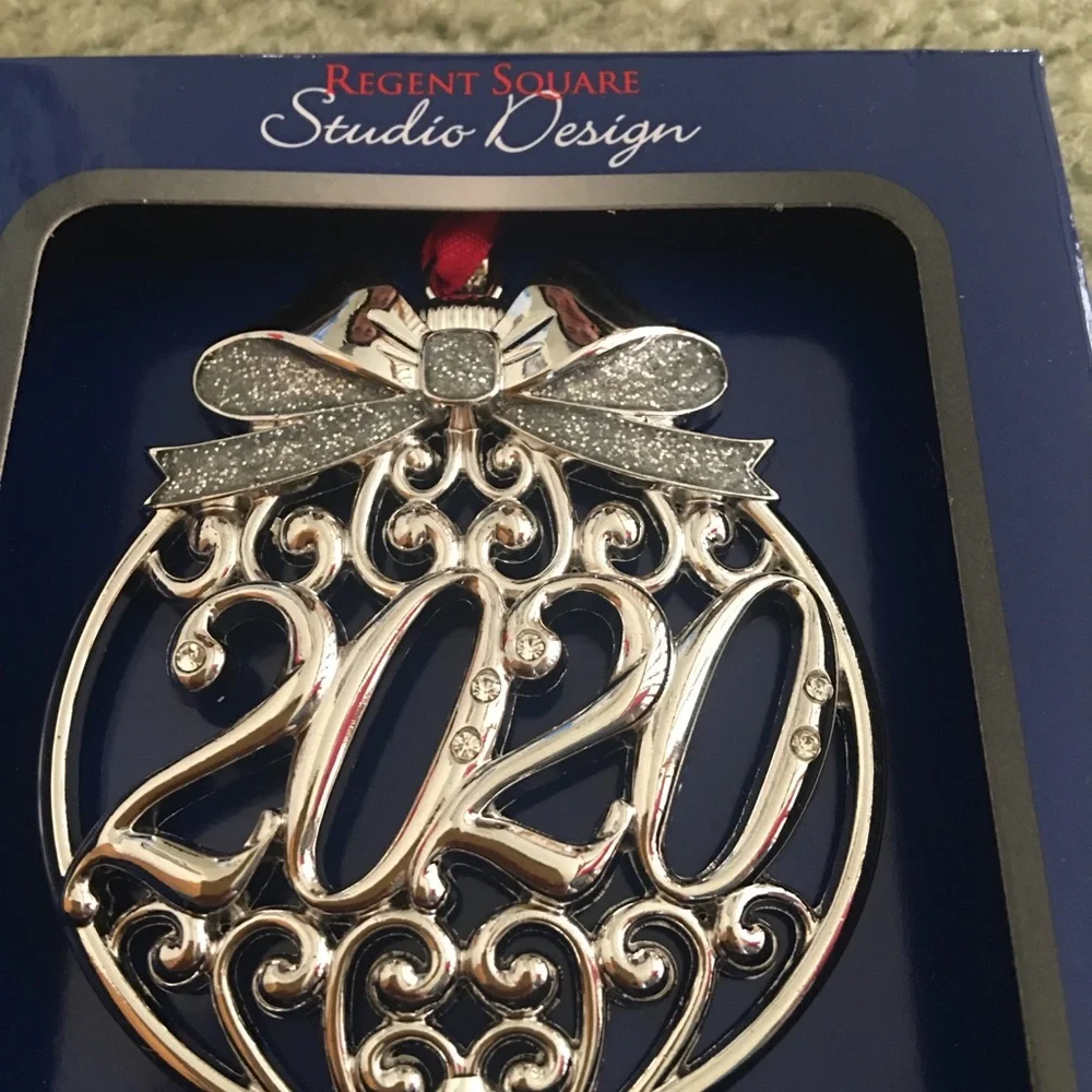 Regent Square crystal box