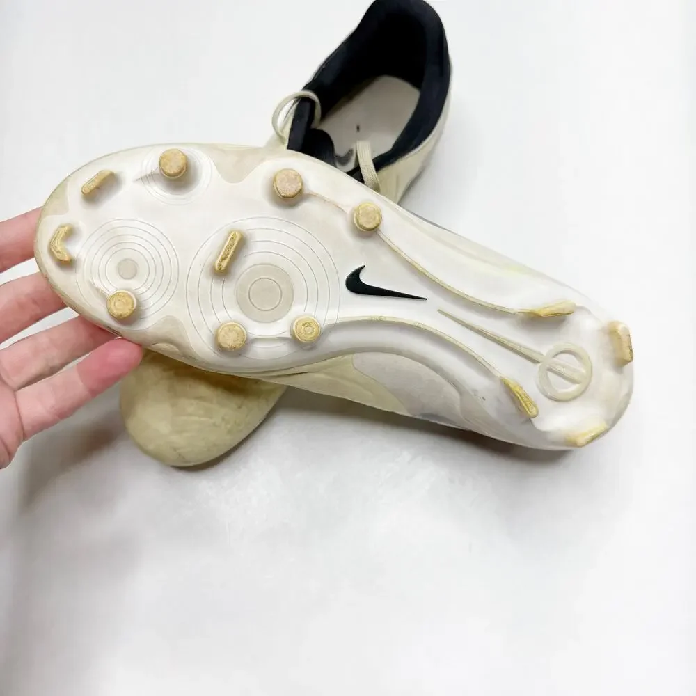 NIKE Tiempo Legend 10 Cleats