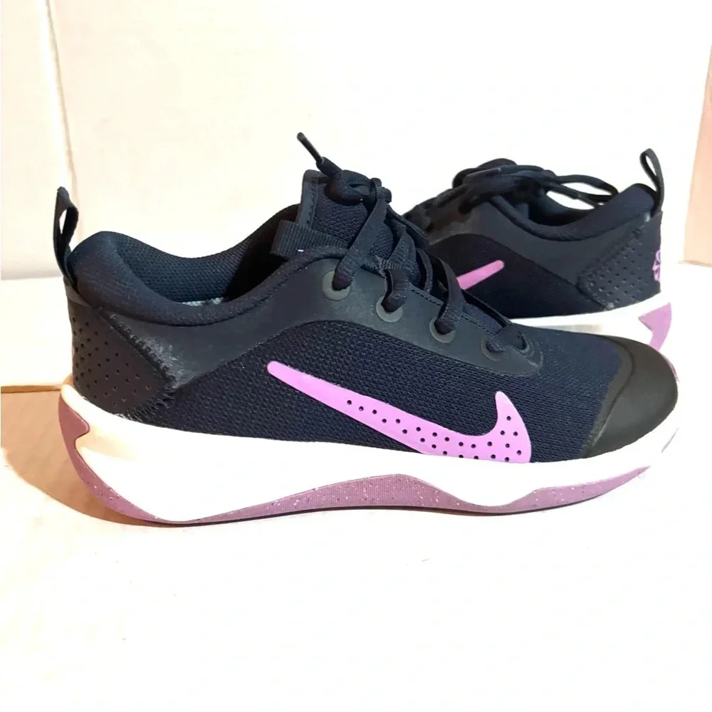 Nike sneakers omni