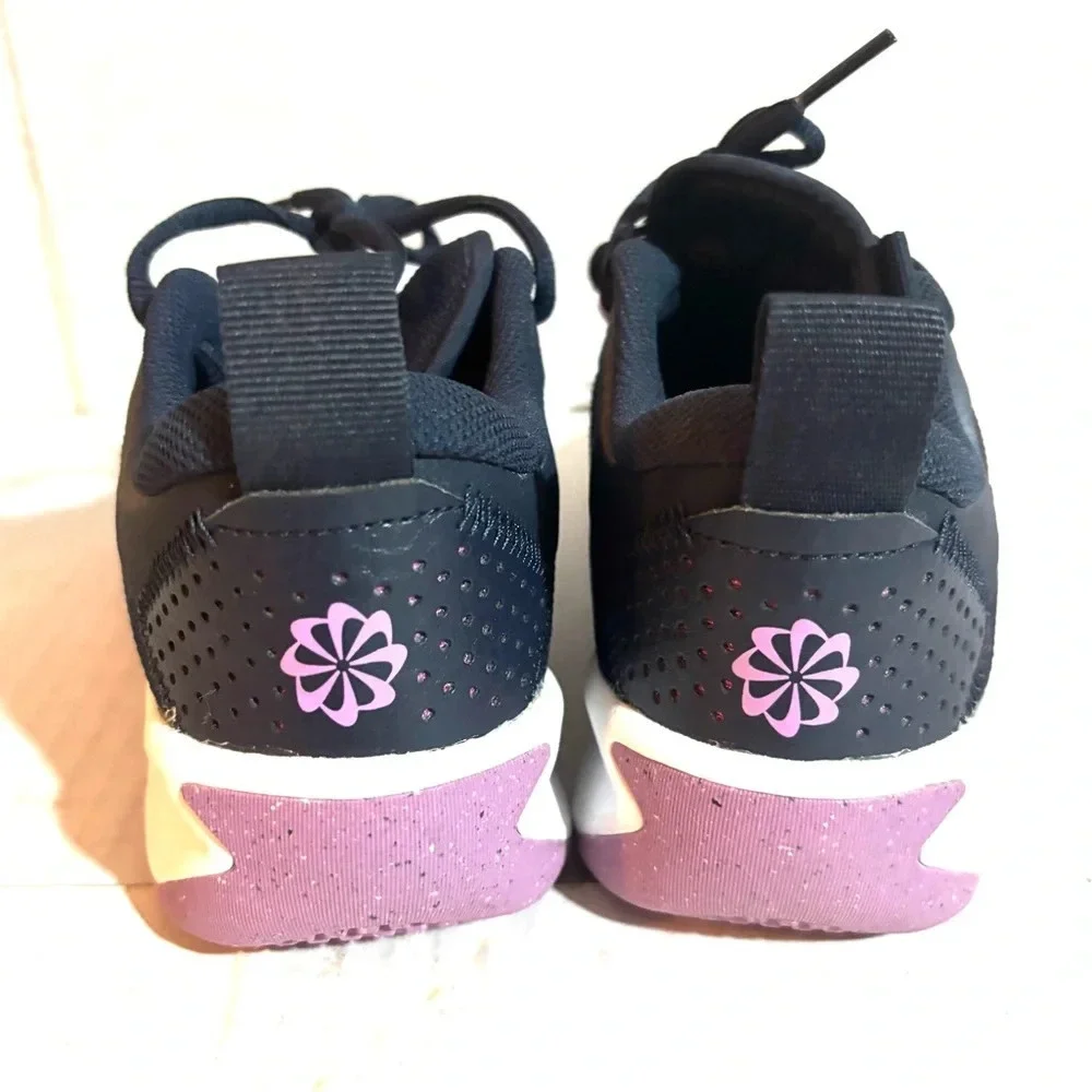 Nike sneakers omni