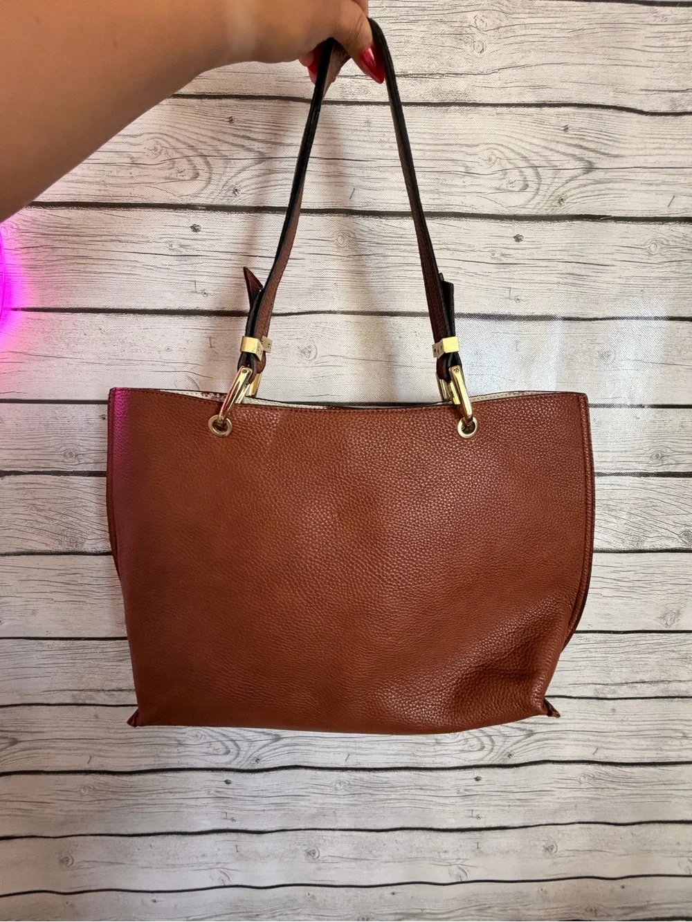 Steve Madden spacious pebbled