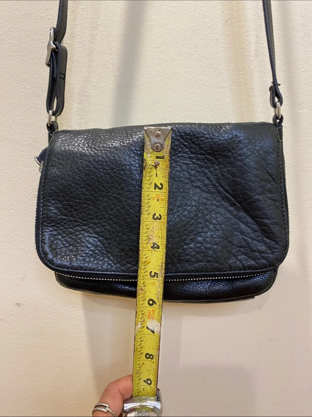 margot sleek black
