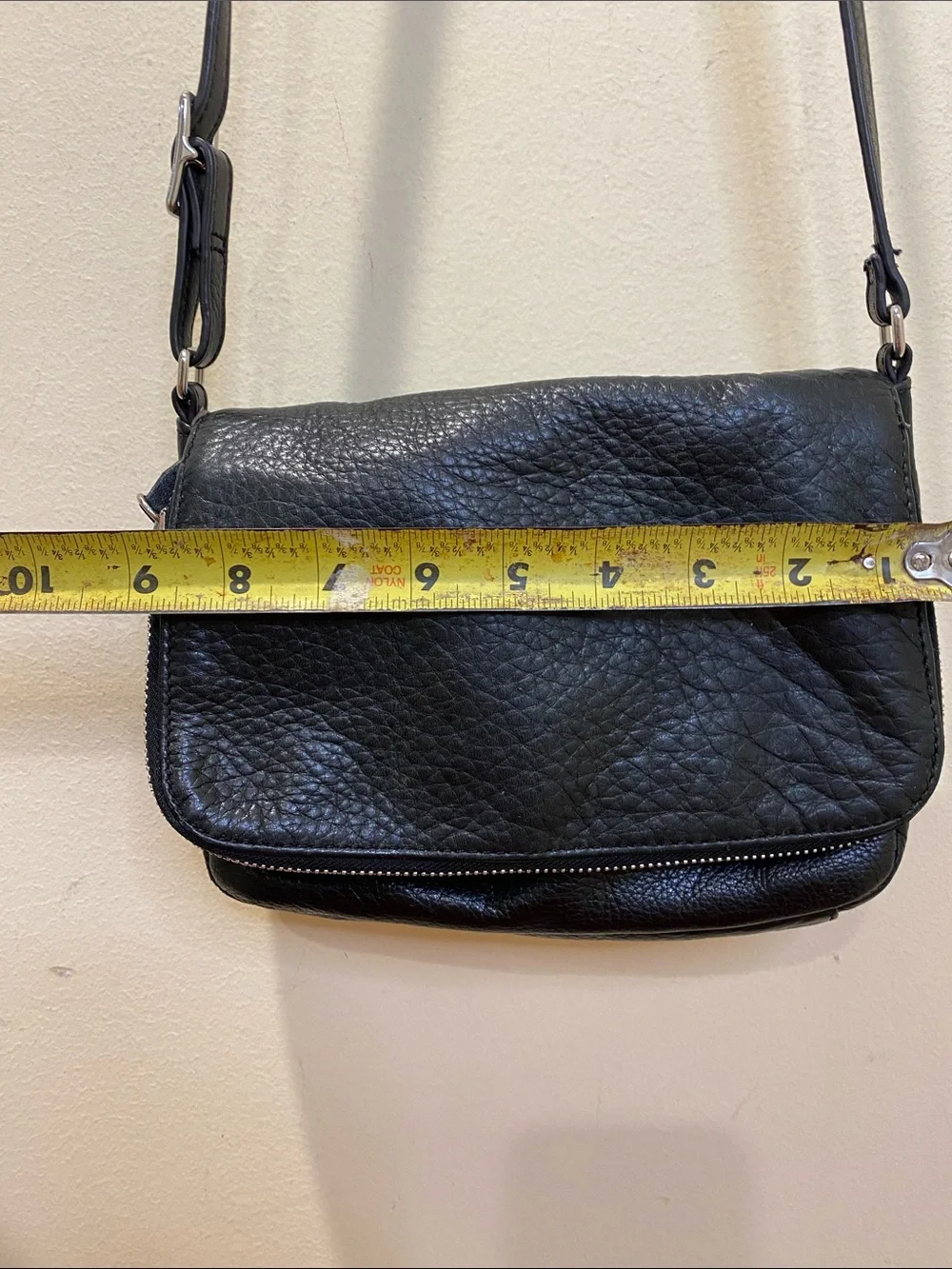 margot sleek black
