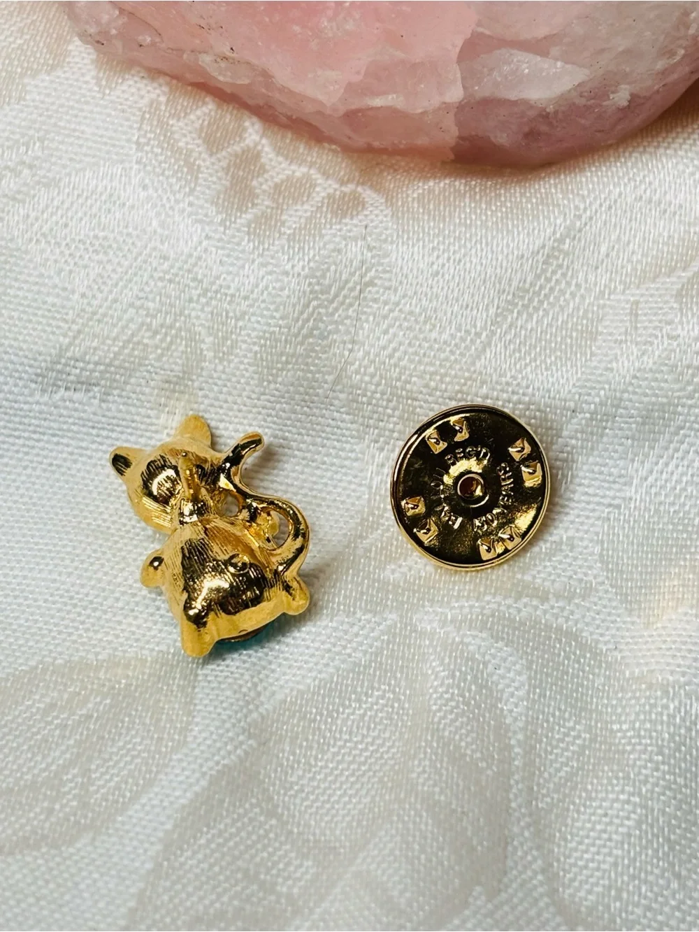 Avon Cat Pin March Birthstone Blue Aquamarine