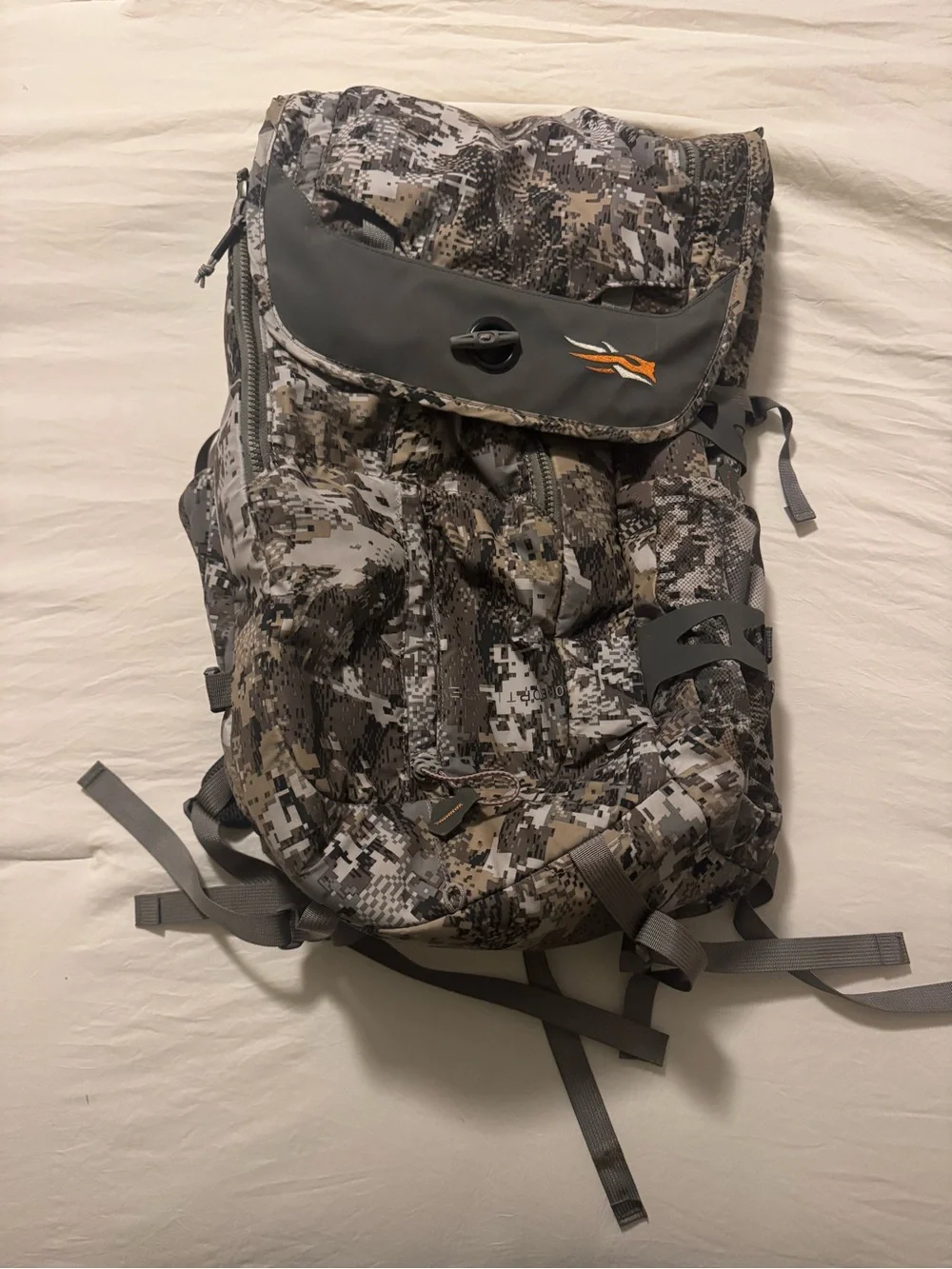 Digital Camo Men’s Backpack — Gray Camo Daypack