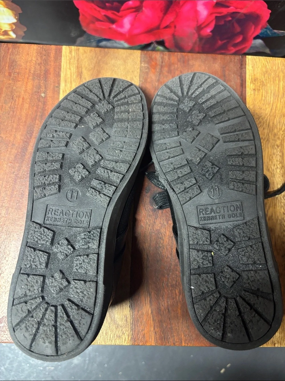 Kenneth Cole Reaction Kids Black Lace-Up Low-Top Sneakers