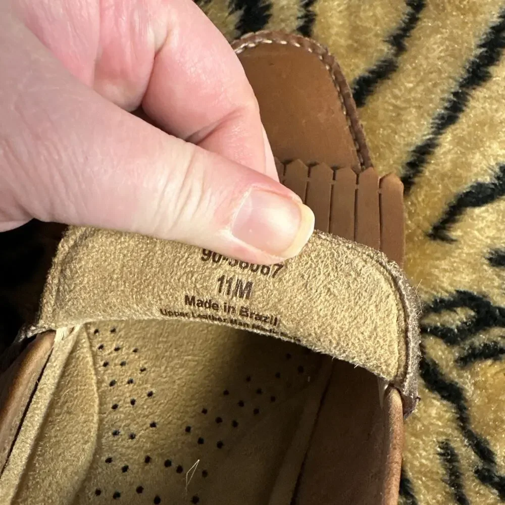 Dockers looking insole executive