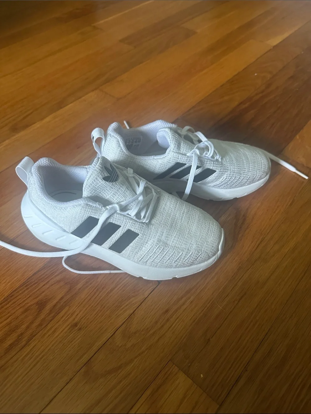 adidas Kids White Sneakers size 2, worn twice, like new. Great to start school