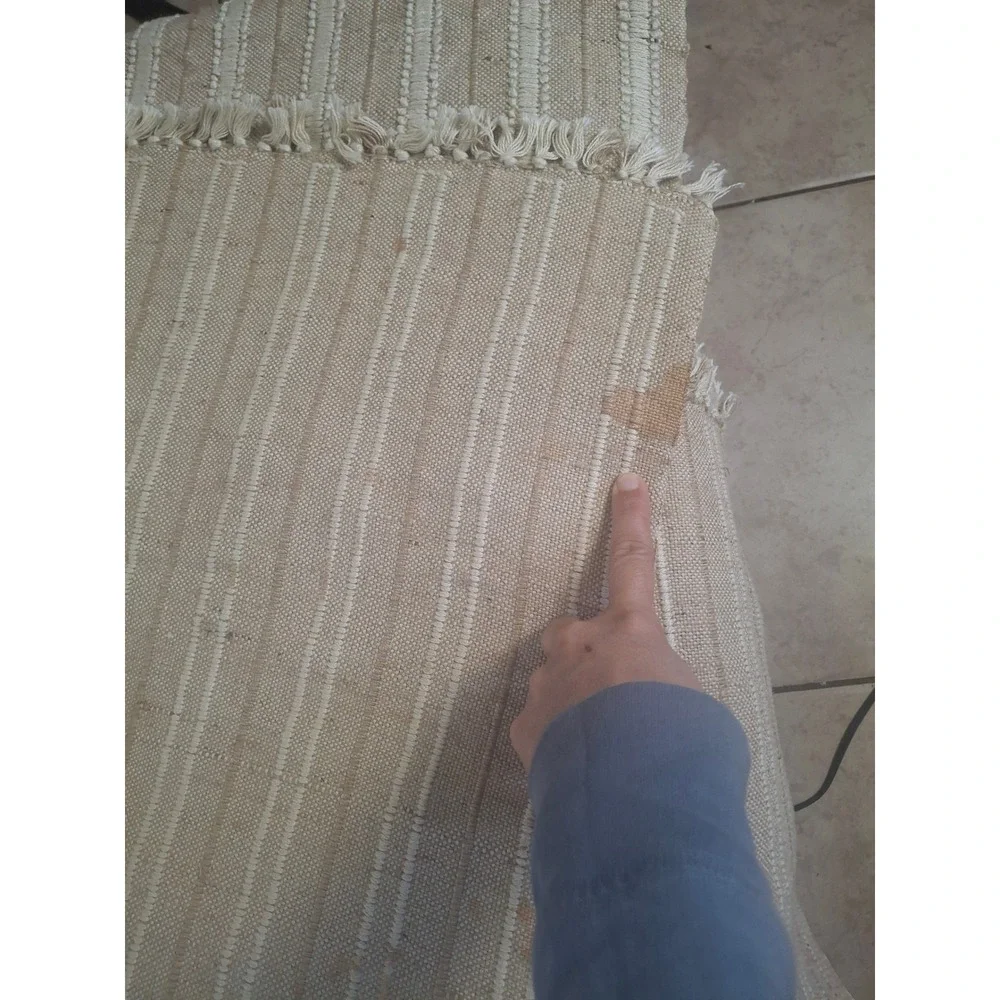 N/A blanket throw visible