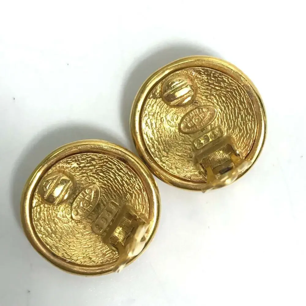 CHANEL gold authentic every