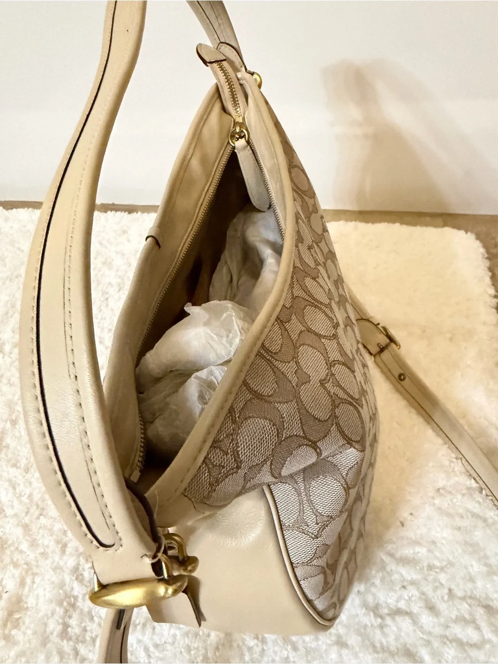 Coach hobo signature