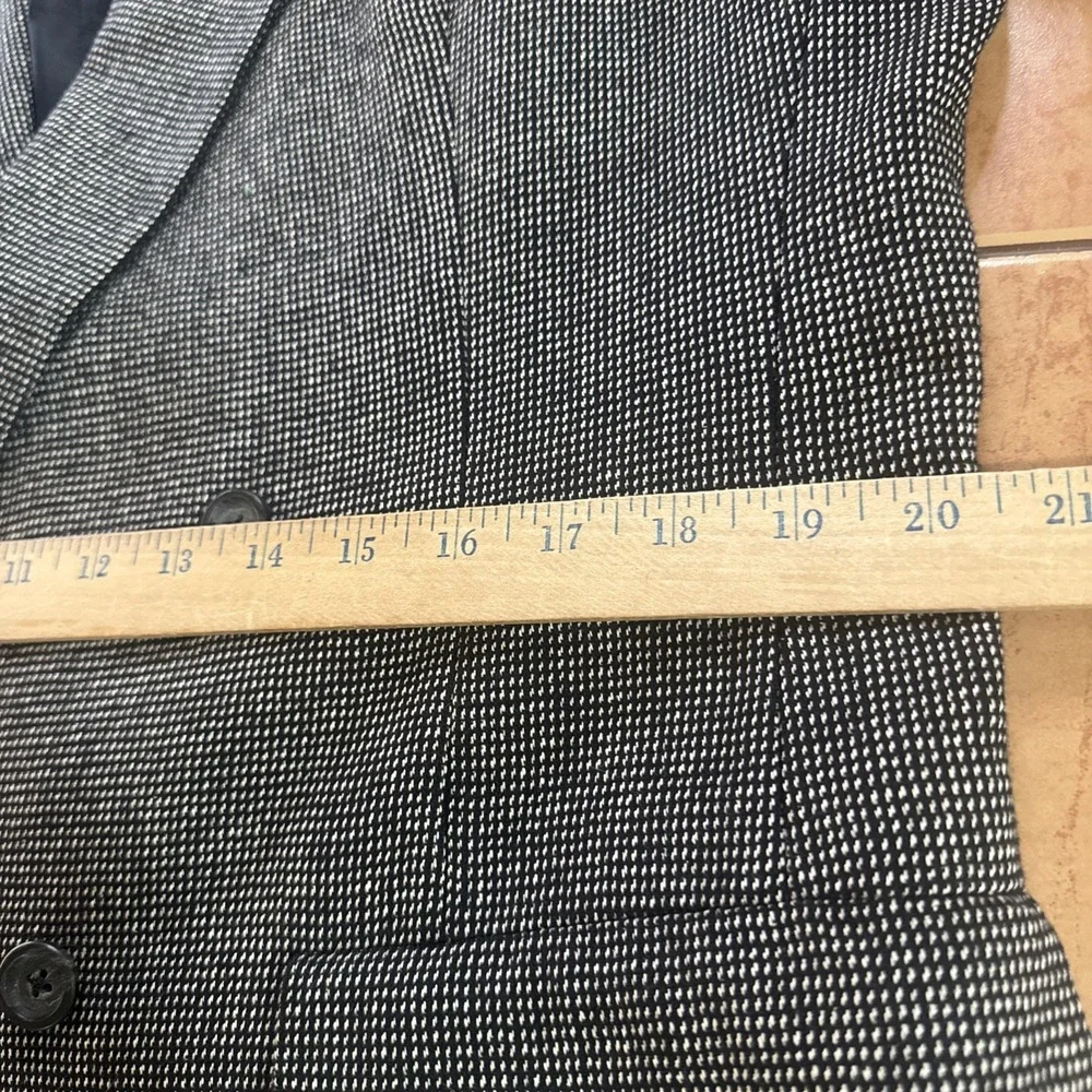 Hart Schaffner Marx description are preowned