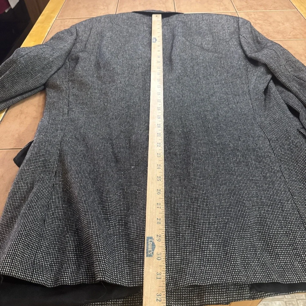 Hart Schaffner Marx fit description 10