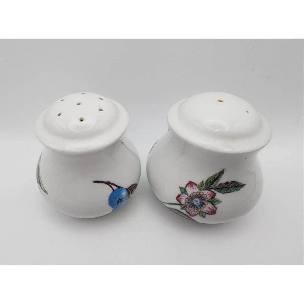 The Unbranded Brand vintage ceramic