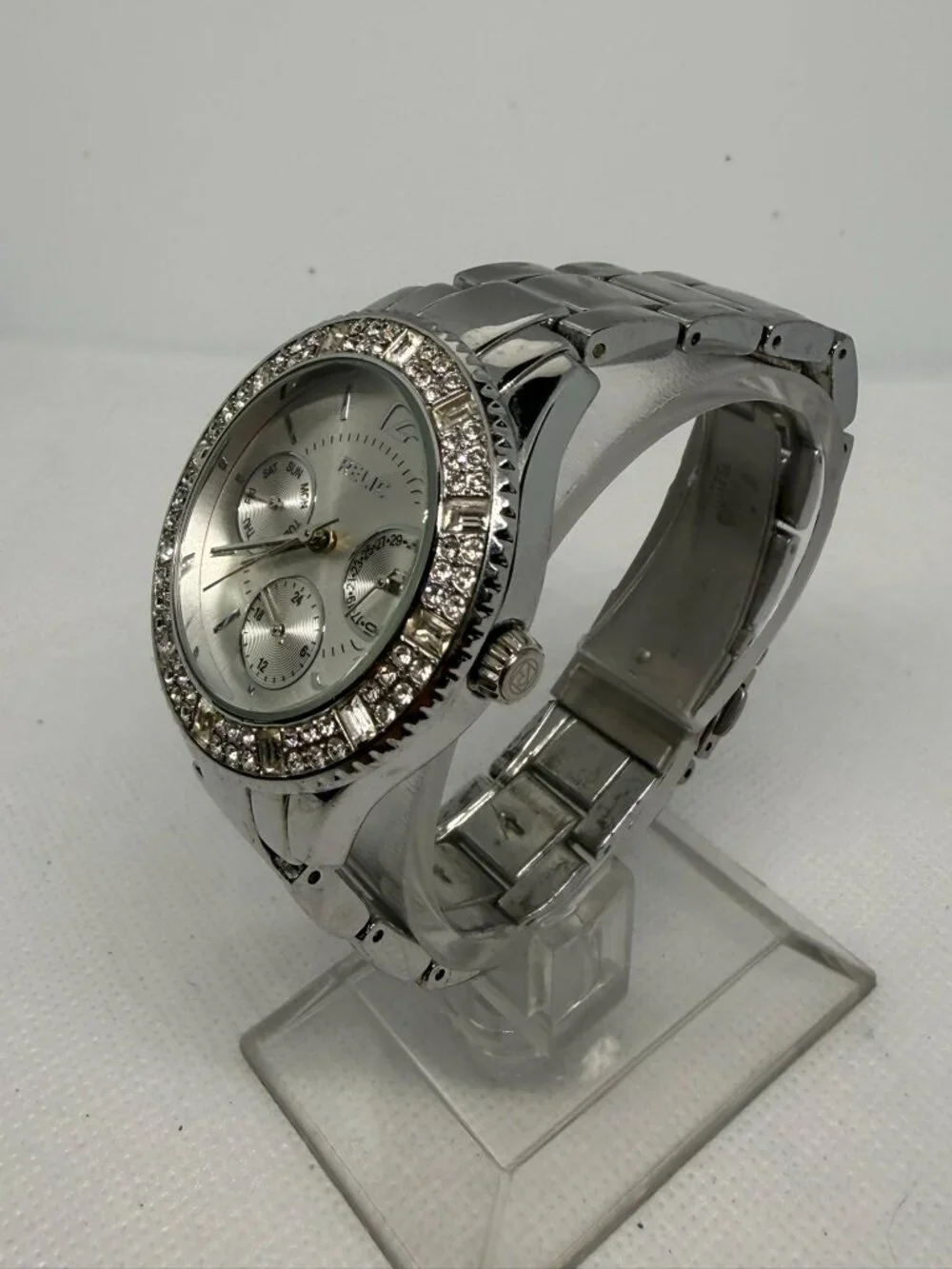 Relic silvertone link caseback