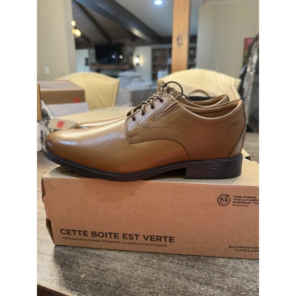 Clarks width rich room