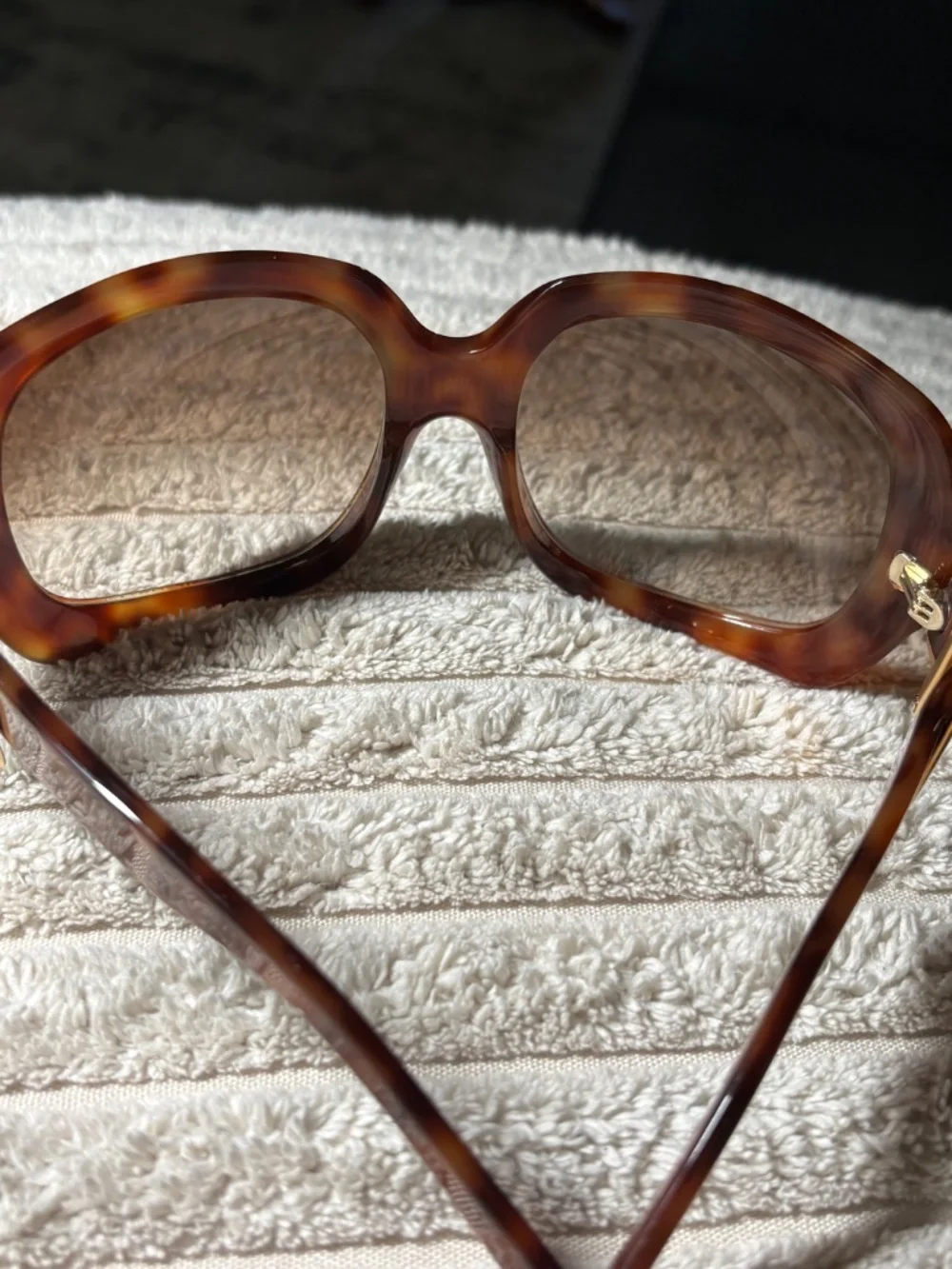 Roger Vivier oversized 62