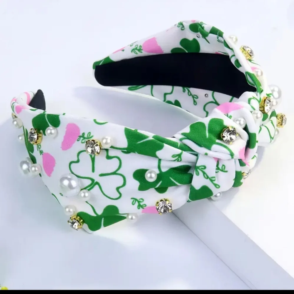 N/A colorful clover