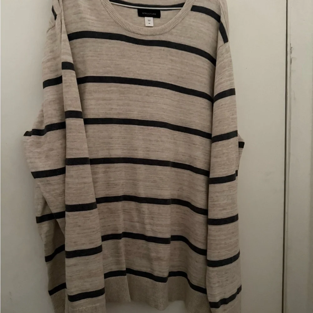 Structure Beige and Black Knitwear