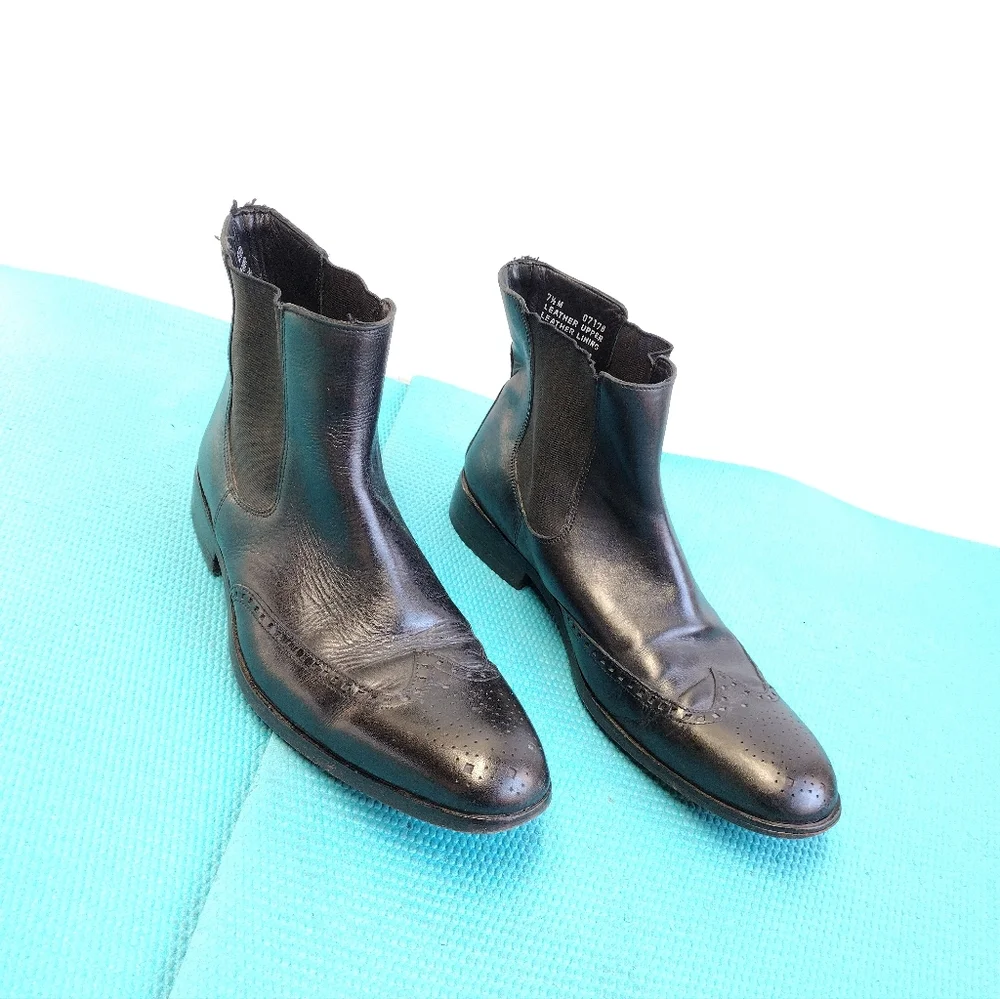 Banana Republic boots good