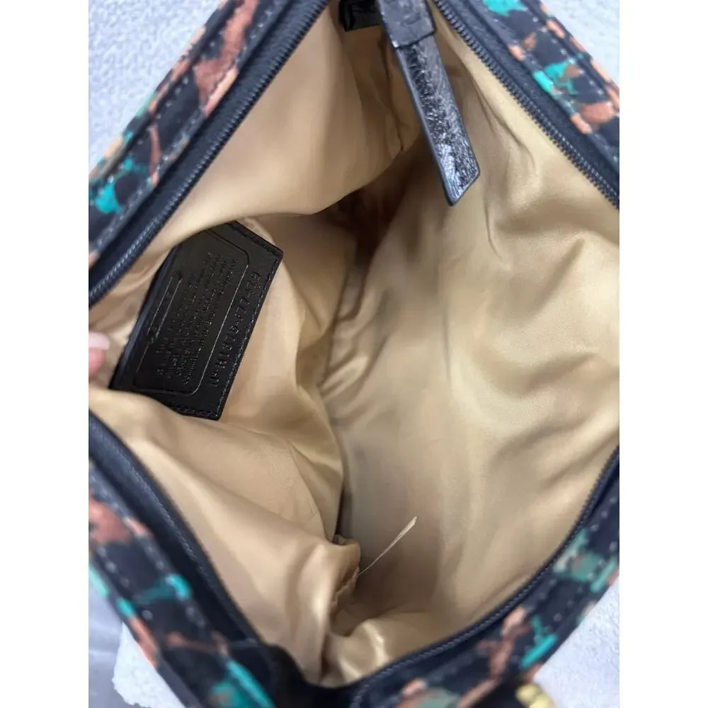 Coach exterior slip