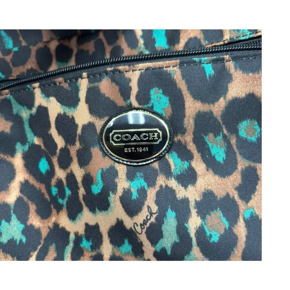 Coach exterior slip