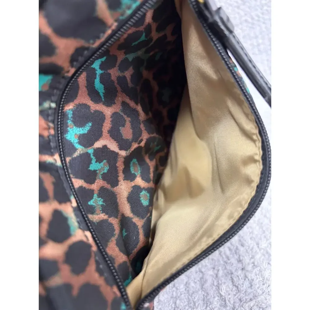 Coach exterior slip