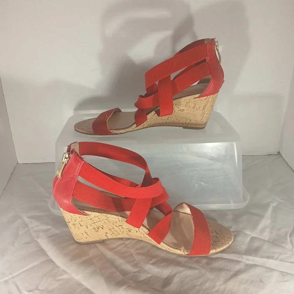 Liz Claiborne outsole cushioned