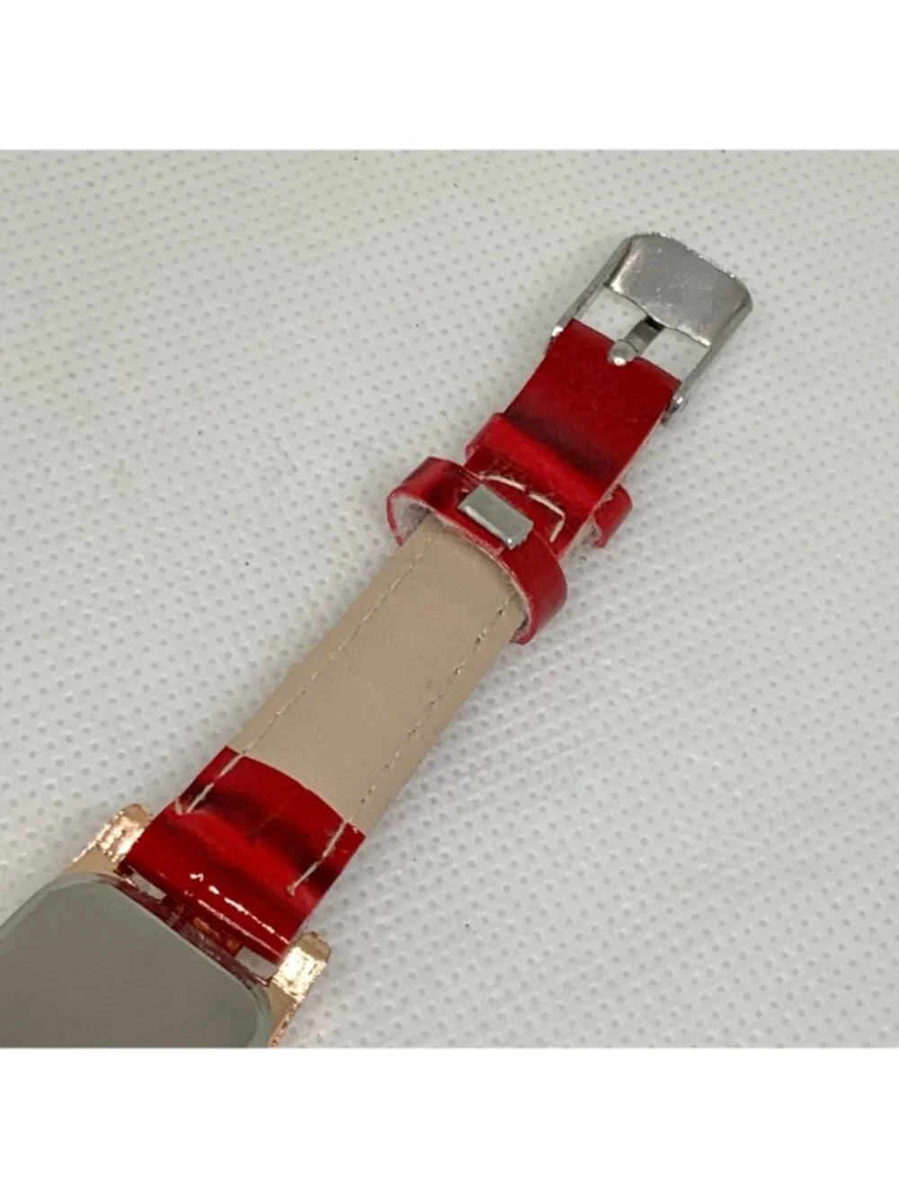 N/A women’s quartz