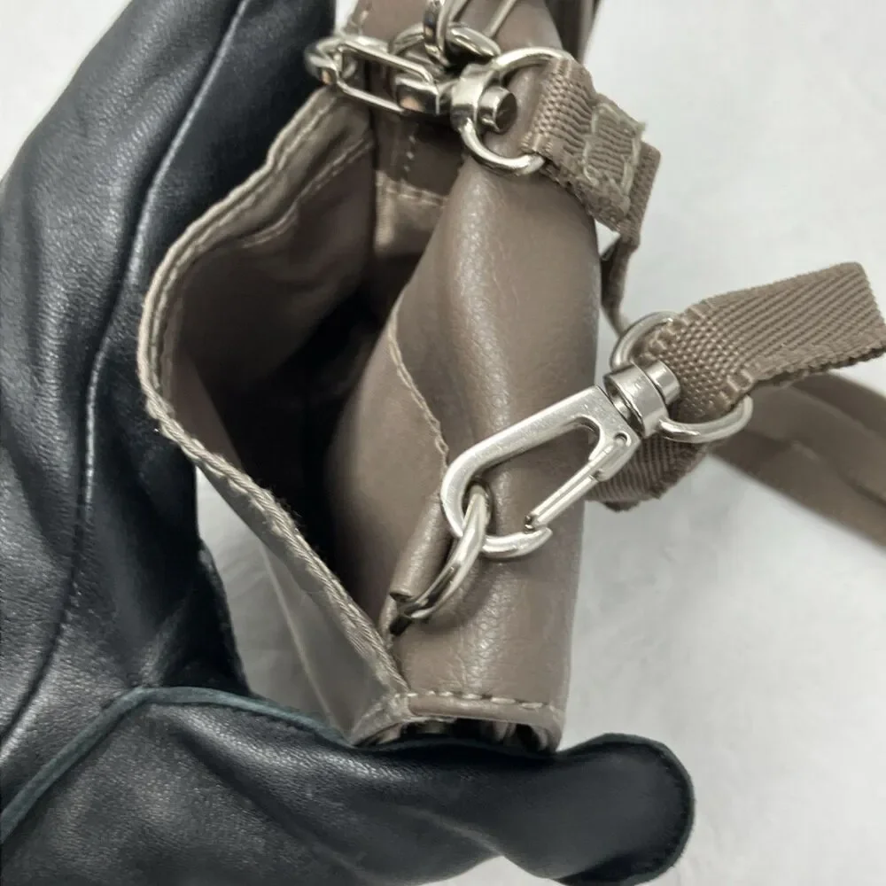 Hadaki travel wallet