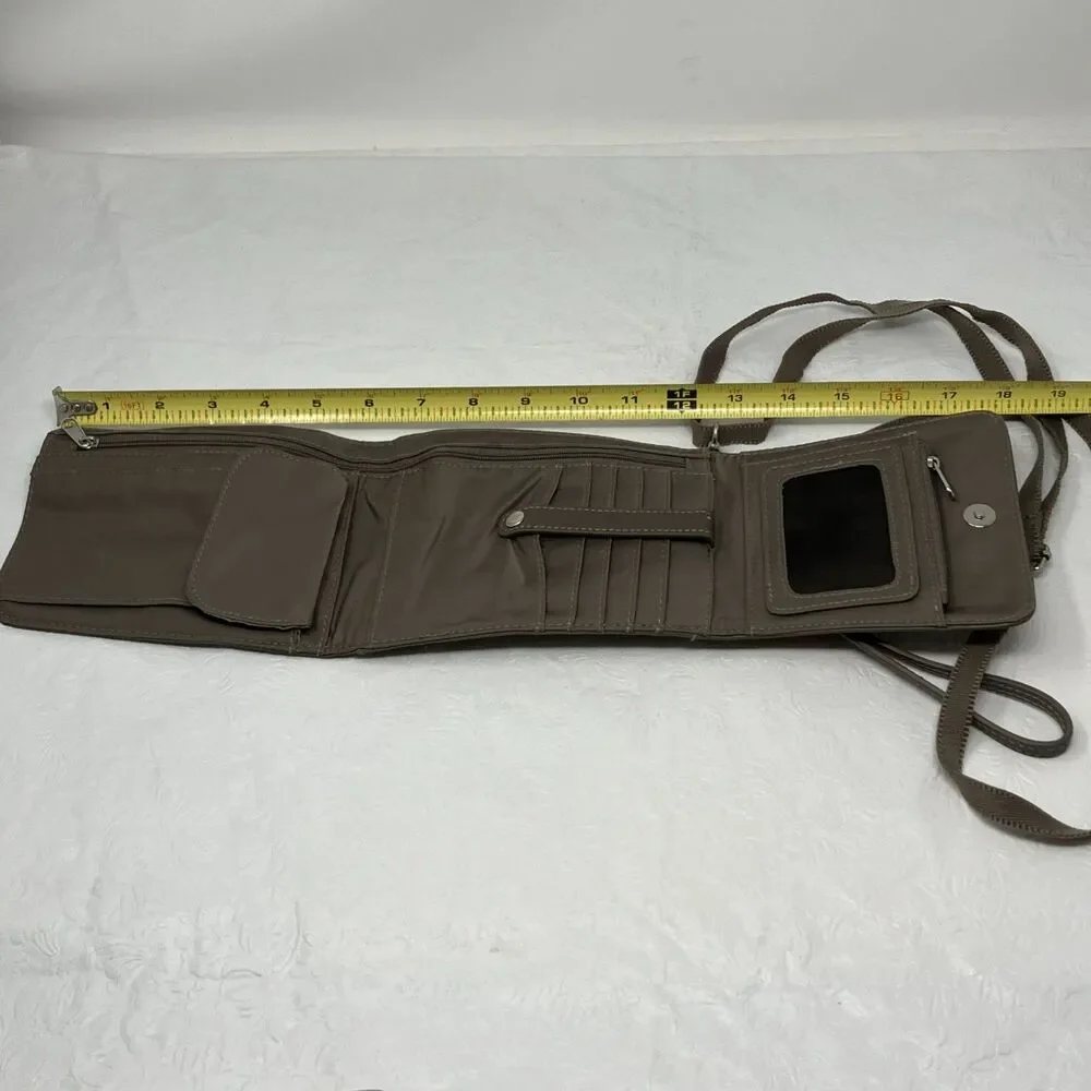 Hadaki travel wallet