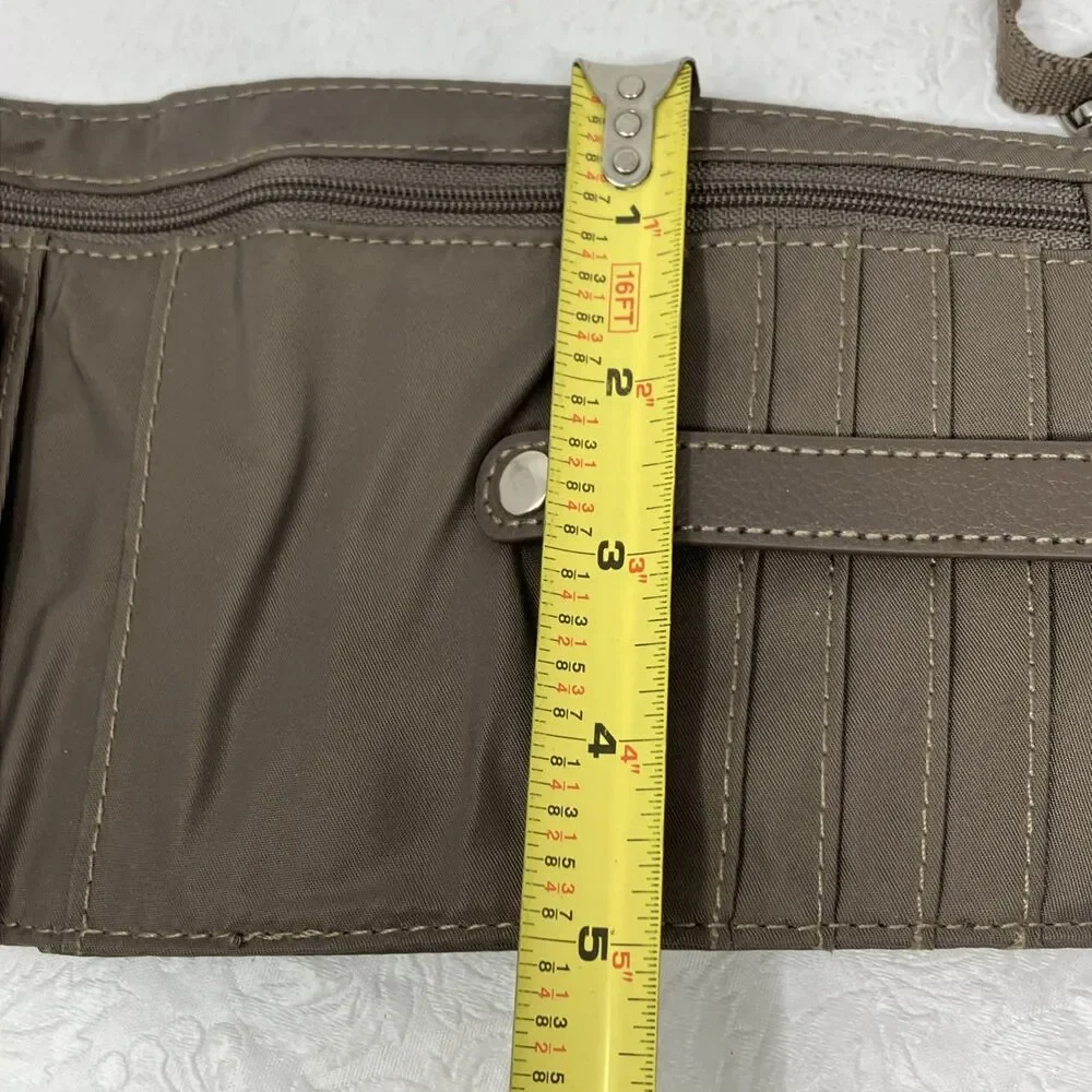 Hadaki travel wallet