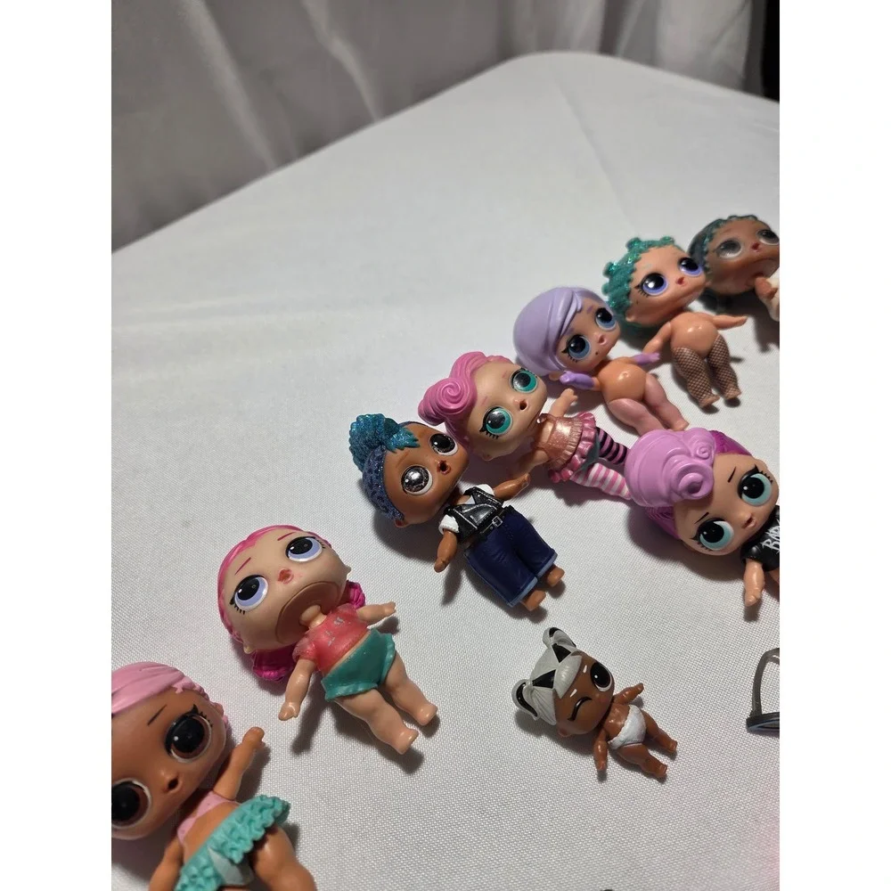 LOL Surprise Doll Lot 8 Dolls 1 Lil Sister and‎ Large Accessory Collection