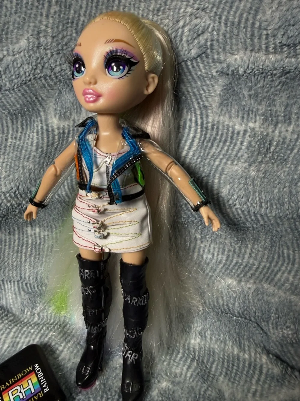 Rainbow High Hair Studio - Amaya Raine Fashion Doll