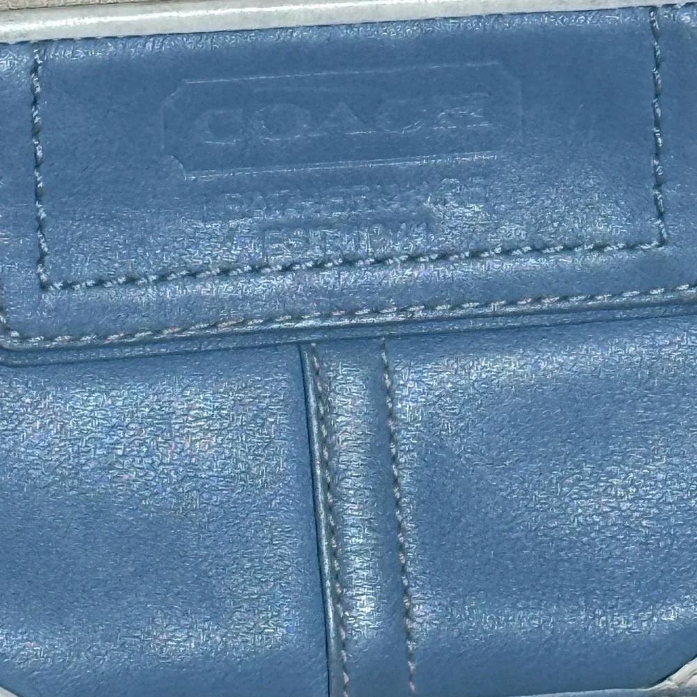 Coach 💙🤍 blue