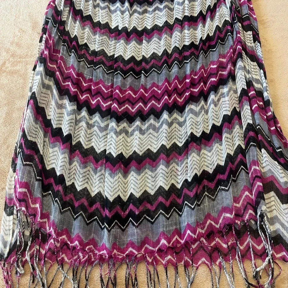 MaxAzria Zigzag Chevron Fringe Scarf in Magenta, Black & Gray