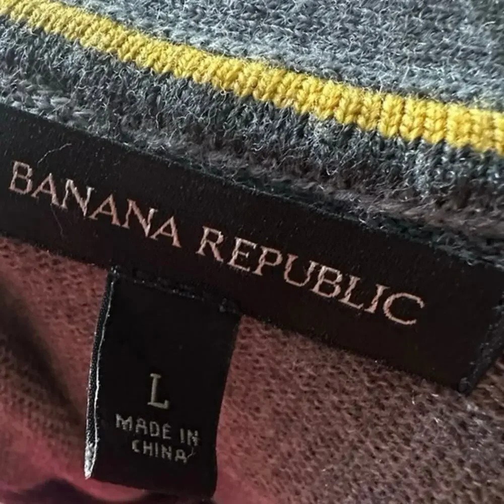 Banana Republic banana from large